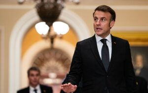 Макрон: В ЄС готові відправити миротворців в Україну, але за підтримки США