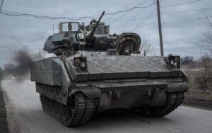 Київ отримав 90% зброї, яку погодив Байден – ЗМІ