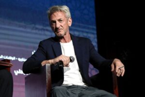 Шон Пенн приїхав до українських спецпризначенців у Кропивницький