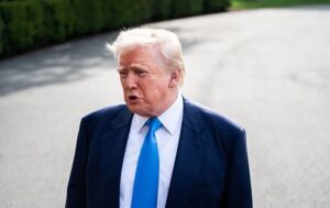 Трамп назвав “фейком” опитування ЗМІ щодо його рейтингу
