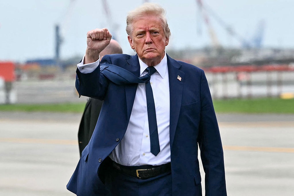 Новини бізнесу - Трамп підписав укази про послаблення мит на авто