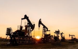 Ціни на нафту оновили мінімум за чотири роки