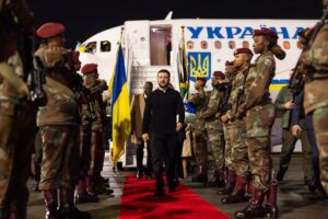 Новини України - Зеленський прибув у ПАР з робочим візитом
