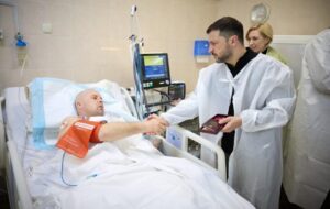 Зеленський приїхав до Дніпра і відвідав госпіталь