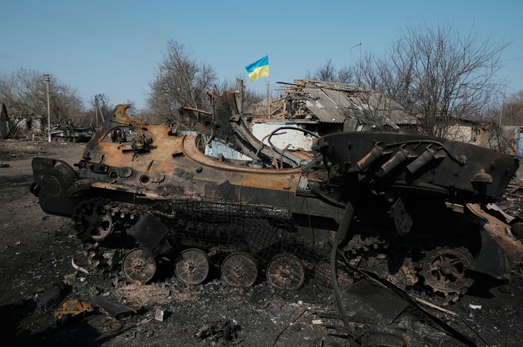 Без Трампа: можливі сценарії закінчення війни без посередництва США