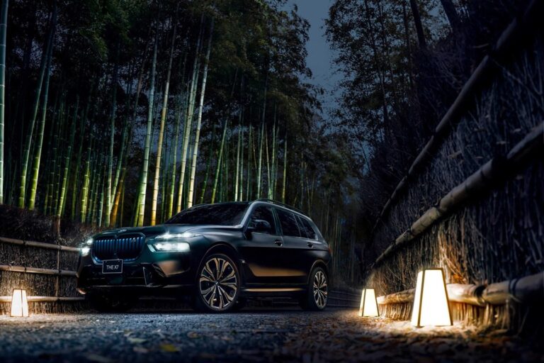 BMW представила спецверсію позашляховика X7 для Японії