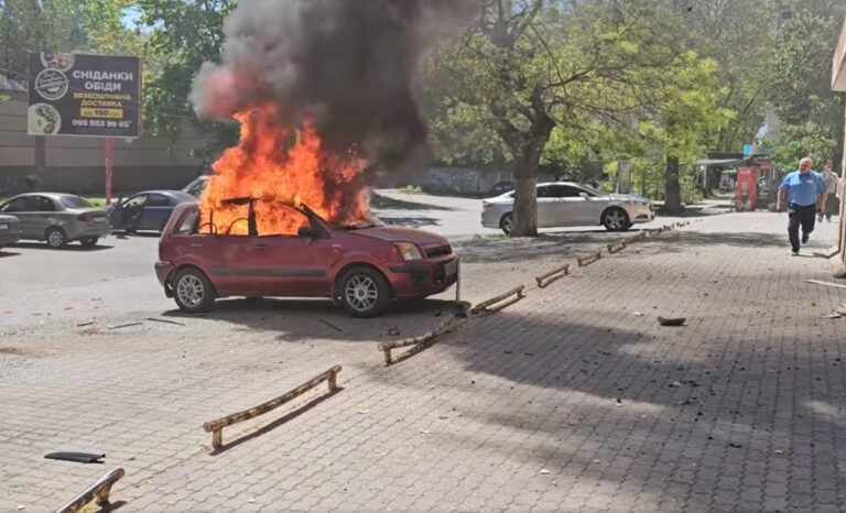 Дрони росіян атакували центр Херсона: є потерпілі