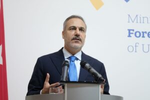 Фідан у Києві заявив про “роздоріжжя у війні”