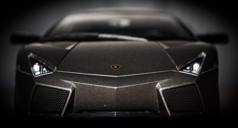 Гібриди принесли Lamborghini майже €900 млн з аквартал