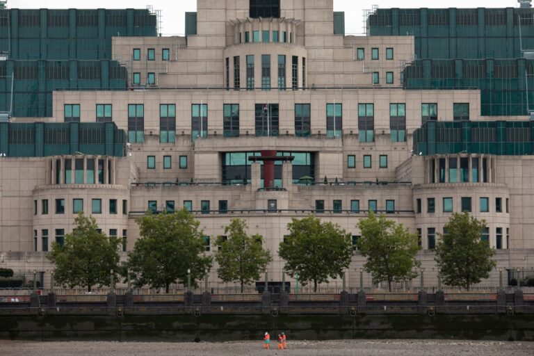 Головою британської розвідки MI6 вперше в історії стане жінка – ЗМІ