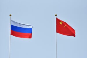 Китай забезпечує 20 військових підприємств Росії – розвідка