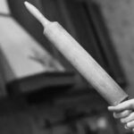 Киянка вбила пенсіонера качалкою за “збочені сексуальні фантазії”