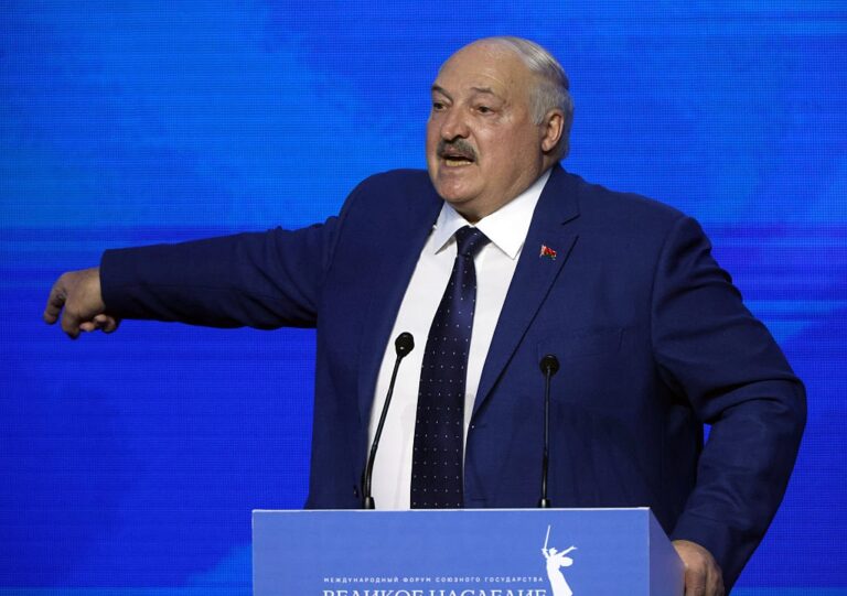 Лукашенко пояснив дефіцит картоплі в Білорусі її експортом в РФ