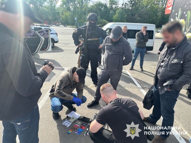 На Київщині викрили групу рекетирів