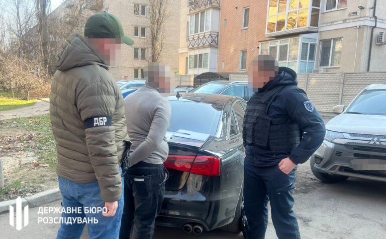На Львівщині викрили схему збуту авто, ввезених для ЗСУ