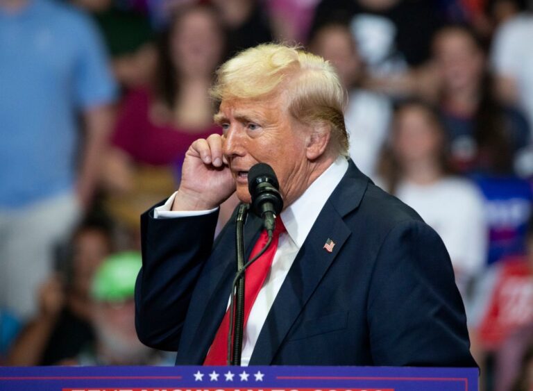 На Трампа готують замах? Скандал з мушлями