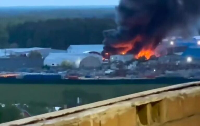 Під Москвою після вибухів спалахнули склади – ЗМІ
