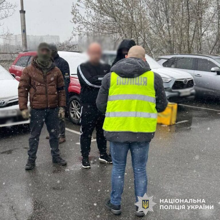 Посадовцю Конституційного суду загрожує п’ять років за схему для ухилянтів