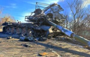 РФ кидає на штурми музейні експонати – журналіст