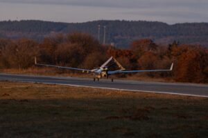 Новини світу - Сам обирає цілі: Туреччина представила оновлений Bayraktar TB2 з ШІ