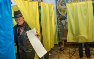 Стало відомо, як ставляться українці до виборів під час перемир’я