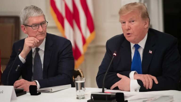 Трамп персонально сказав Тіму Куку, що не хоче виробництва Apple в Індії