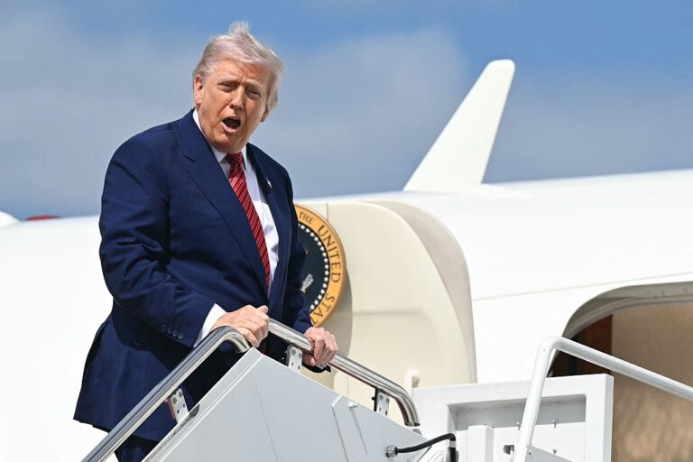 Трамп запланував на свій день народження “грандіозний парад”