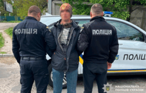 У Чернігові чоловік погрожував ножем військовим ТЦК
