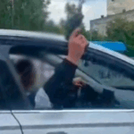 У Києві чоловіки влаштували стрілянину з вікна авто