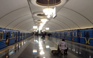 У Києві обмежили рух :червоною лінією” метро