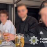 У Києві затримано молодиків, які хизувались зброєю в прямому ефірі