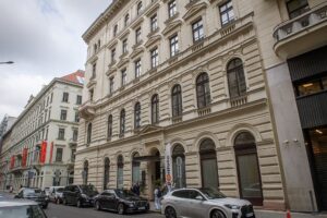 Угорщина через рекордний дефіцит заморозила частину бюджетних витрат