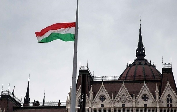 Угорщина відклала переговори з Україною