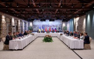 Україна і Росія розпочали переговори у Стамбулі
