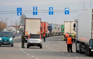 Україна закликала Польщу до переговорів із перевізниками