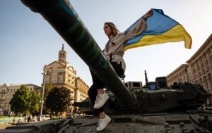 Українці відповіли, чи вірять у перемогу над Росією