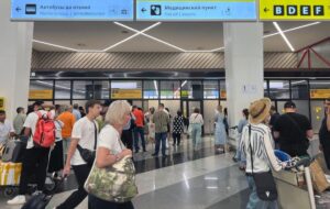 В аеропортах Росії стався колапс через атаки дронів