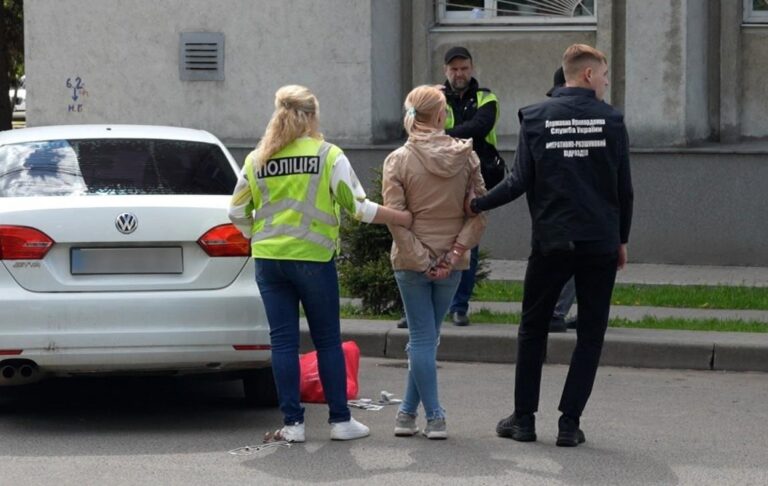В Сумах затримали жінку, що намагалася продати своє немовля