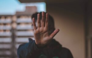 В Україні майже вдвічі впала кількість звернень про домашнє насильство