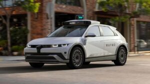 Waymo відкликає майже всі свої роботаксі через зіткнення з перешкодами