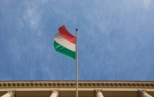 Євродепутати закликають ЄС заморозити усе фінансування Угорщини