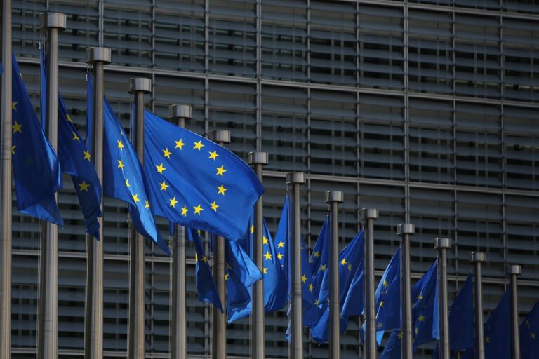 Єврокомісія представила план відмови від енергоносіїв РФ
