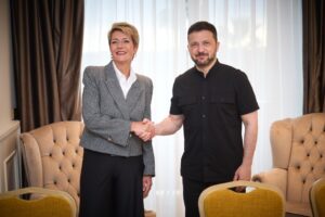 Зеленський обговорив з президенткою Швейцарії тиск на РФ