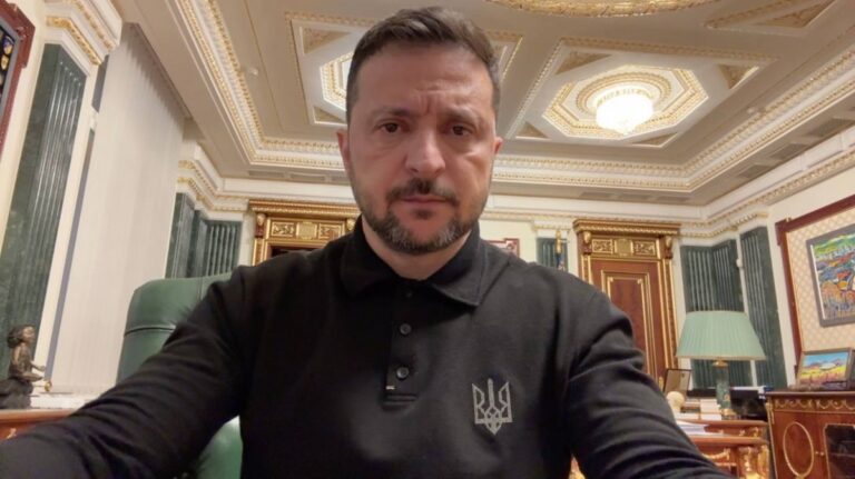 Зеленський озвучив деталі трьох санкційних пакетів