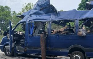 Зеленський: В евакуаційній маршрутці вбито сім’ю