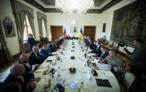 Зеленський зустрівся з керівниками оборонних підприємств Чехії