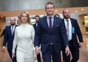 ЗМІ дізналися нові скандальні деталі про главу Пентагону