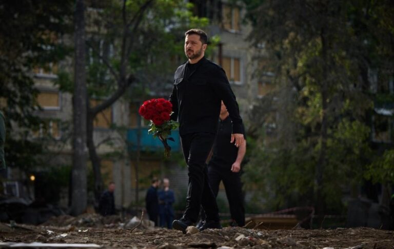 Атака на Київ: Зеленський вшанував пам’ять жертв