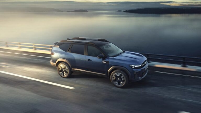 Dacia представила кросовер із запасом ходу 1450 км
