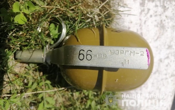На Київщині посеред вулиці вибухнула граната, троє поранених